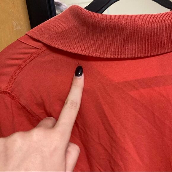 LUCY Activewear Tee Red Graphic Floral Medium - Picture 8 of 9